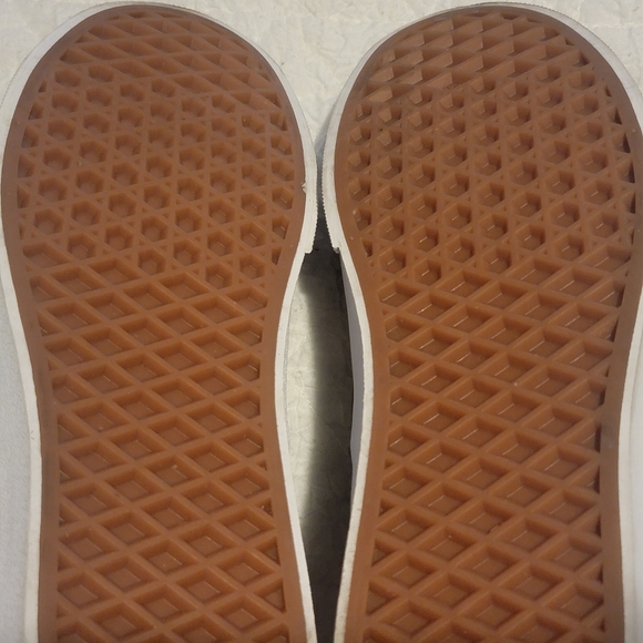 Cute Floral Vans!! - Picture 3 of 10